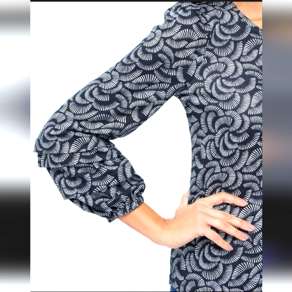 CHICO'S long sleeve T-SHIRT charming fans BLACK & WHITE size medium - Picture 3 of 5